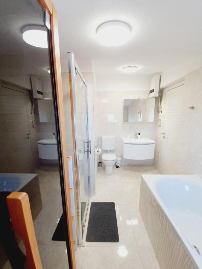 White House Apartments 杜基拉特 外观 照片